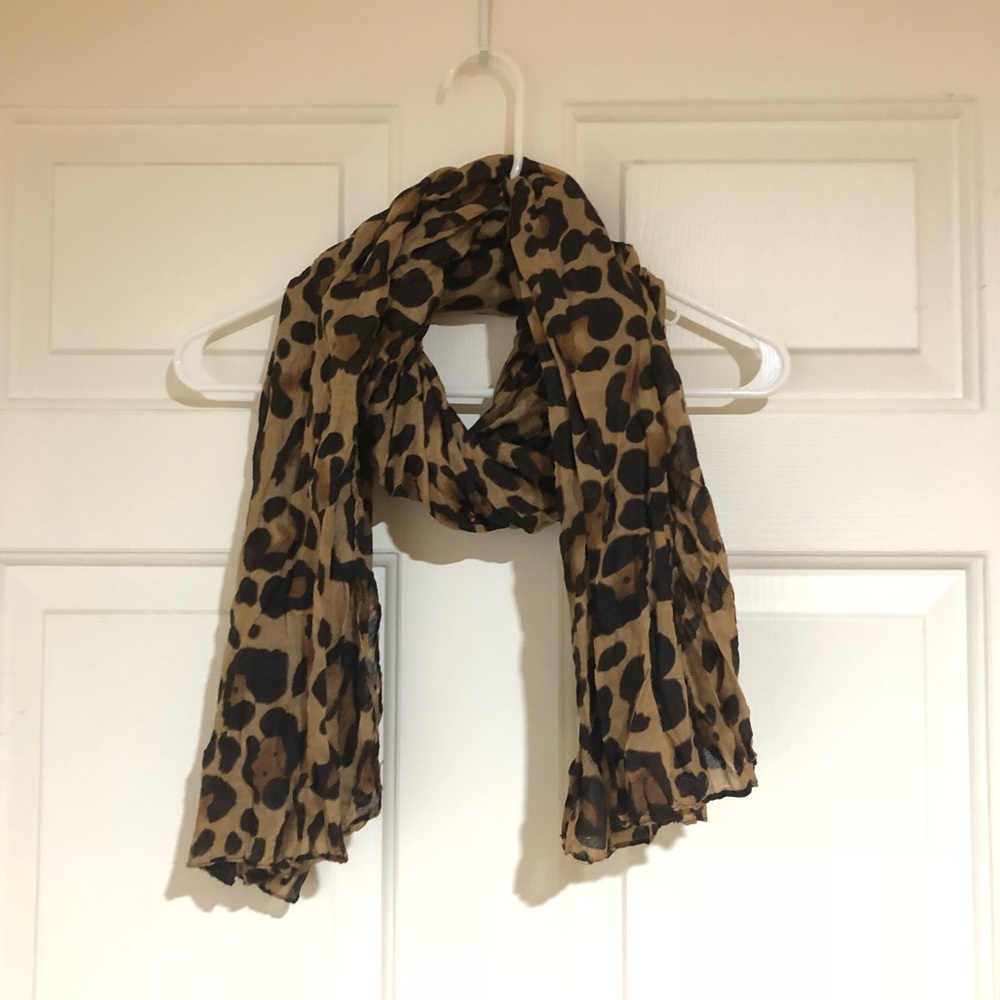 CHEETAH SCARF